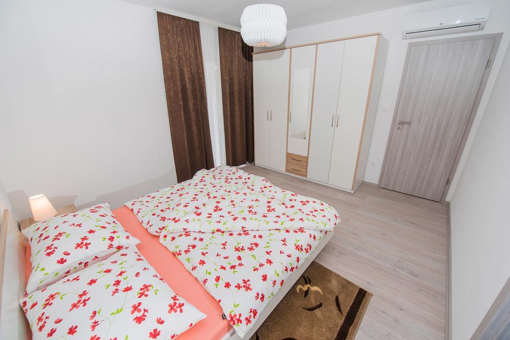 Apartment Grabovac Kaštela Szoba fotó