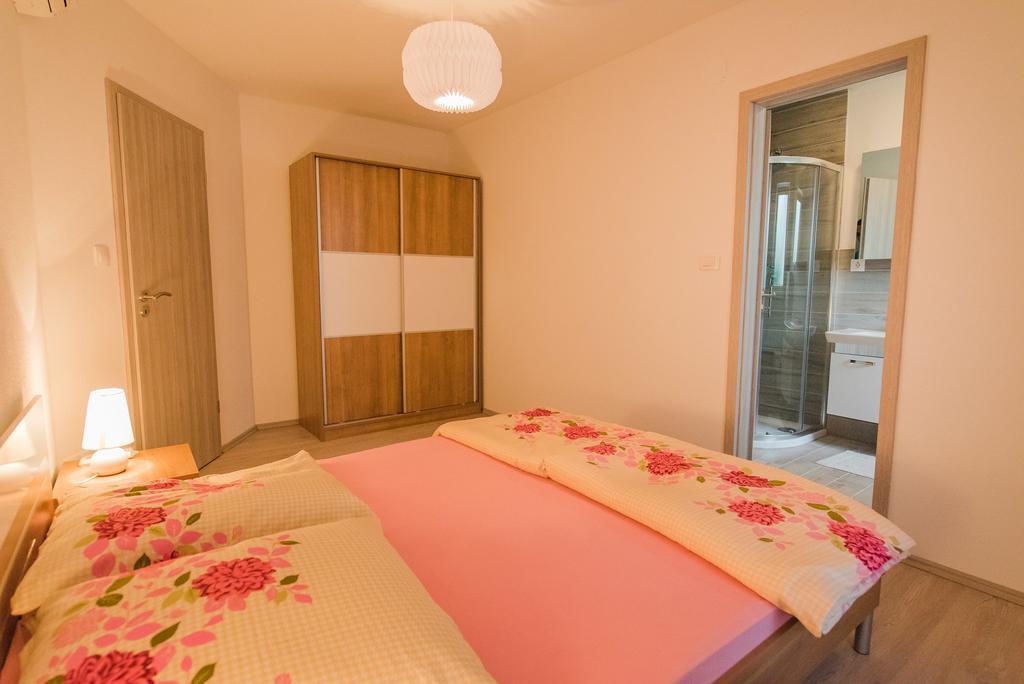 Apartment Grabovac Kaštela Szoba fotó